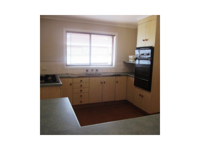 2/270 Vickers Road, Lavington NSW 2641