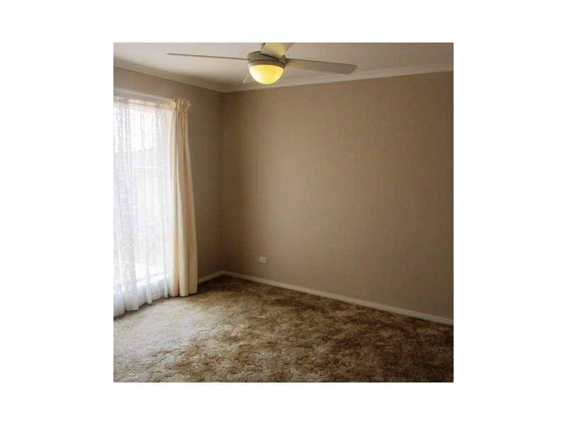 2/270 Vickers Road, Lavington NSW 2641