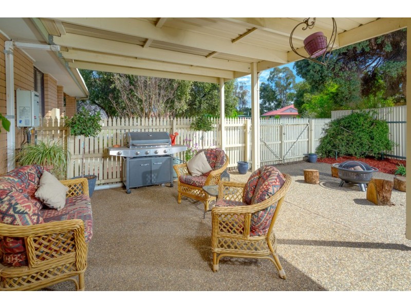 24 Daysdale Way, Thurgoona NSW 2640