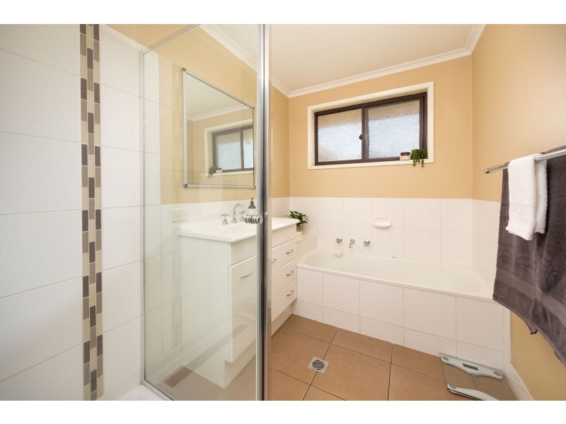 24 Daysdale Way, Thurgoona NSW 2640