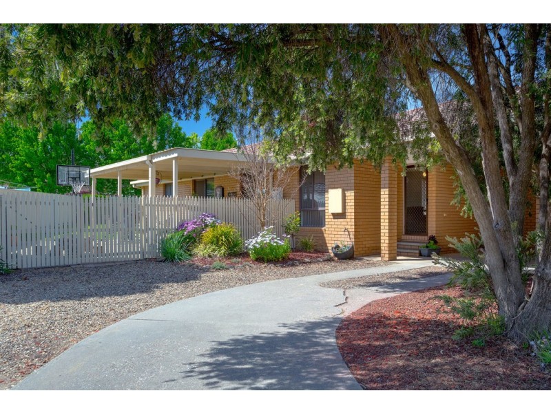 24 Daysdale Way, Thurgoona NSW 2640