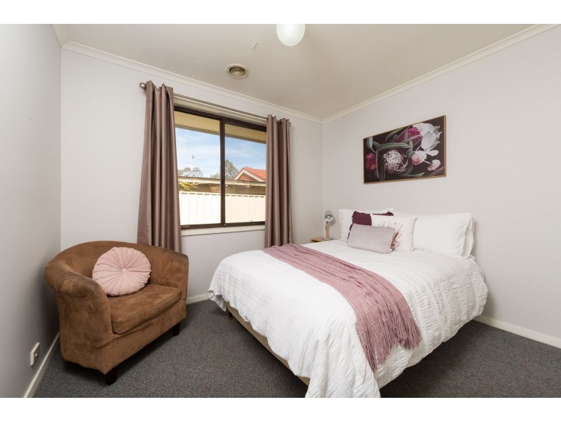 24 Daysdale Way, Thurgoona NSW 2640