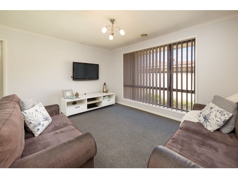 24 Daysdale Way, Thurgoona NSW 2640
