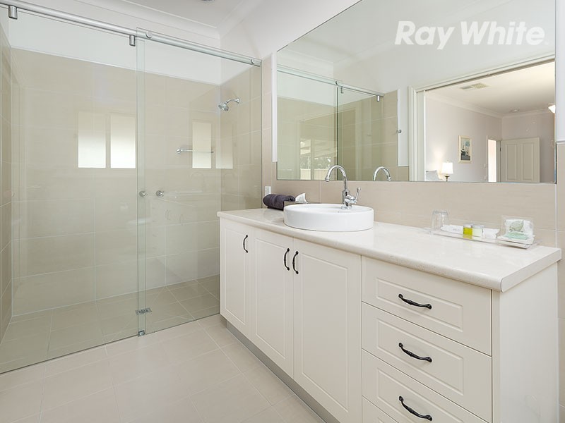 39 Hawkins Street, Howlong NSW 2643