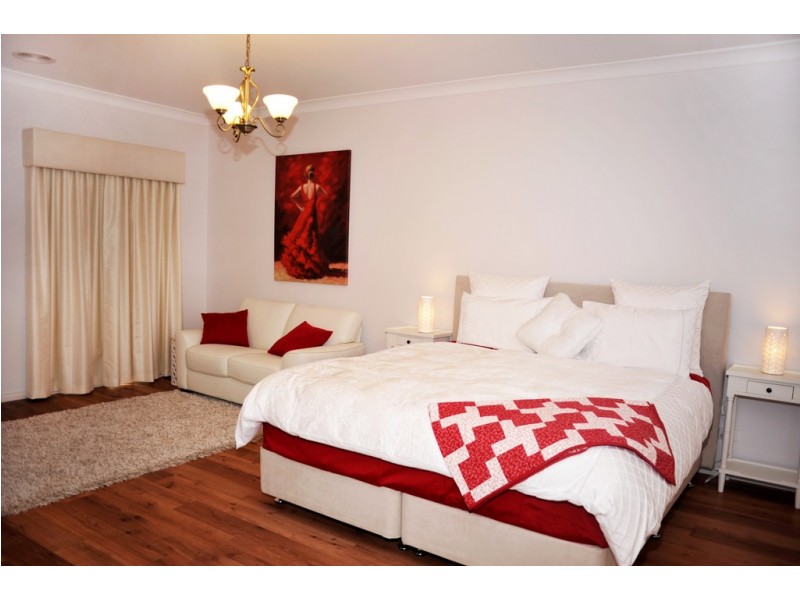 39 Hawkins Street, Howlong NSW 2643