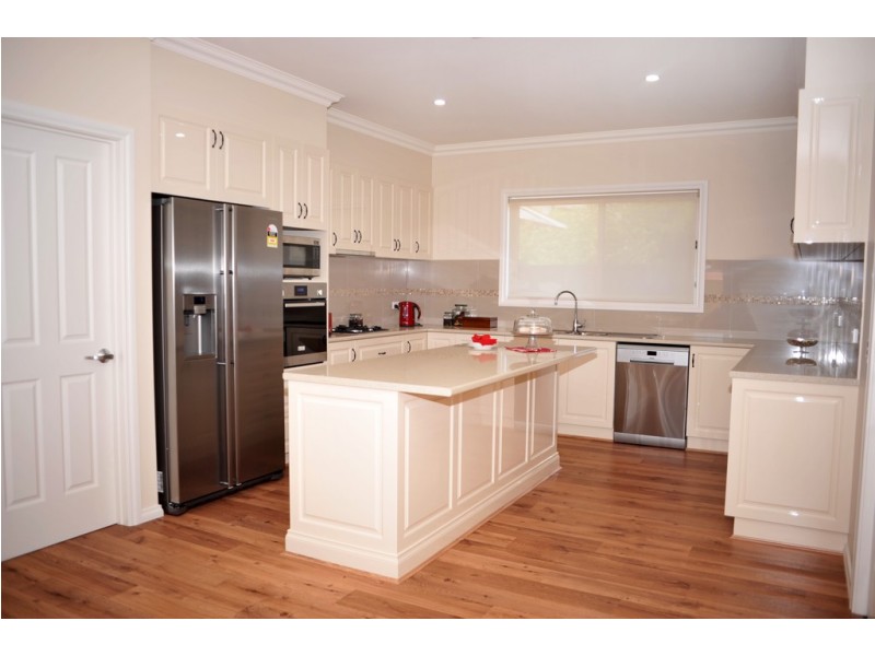 39 Hawkins Street, Howlong NSW 2643