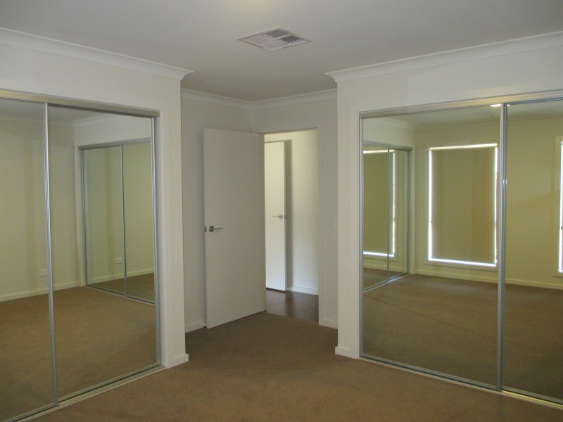 2/9 Donnolley Court, Lavington NSW 2641