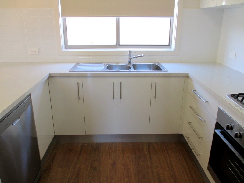 2/9 Donnolley Court, Lavington NSW 2641