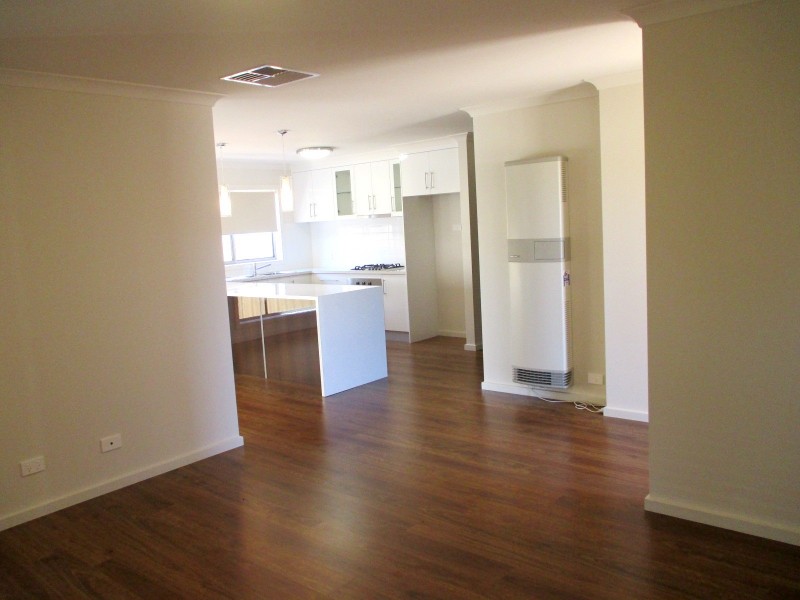 2/9 Donnolley Court, Lavington NSW 2641