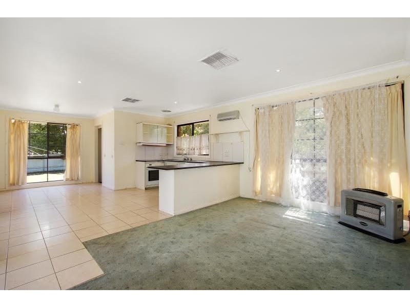 364 Woomera Crescent, Lavington NSW 2641