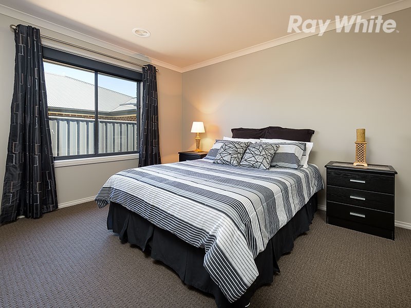 79 Royce Crescent, Lavington NSW 2641