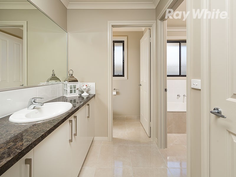 79 Royce Crescent, Lavington NSW 2641