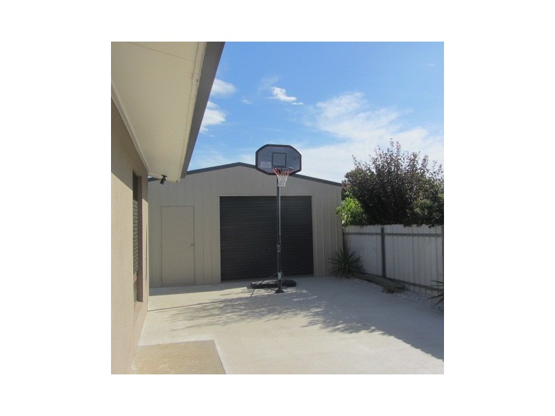 12 Renwick Court, Lavington NSW 2641