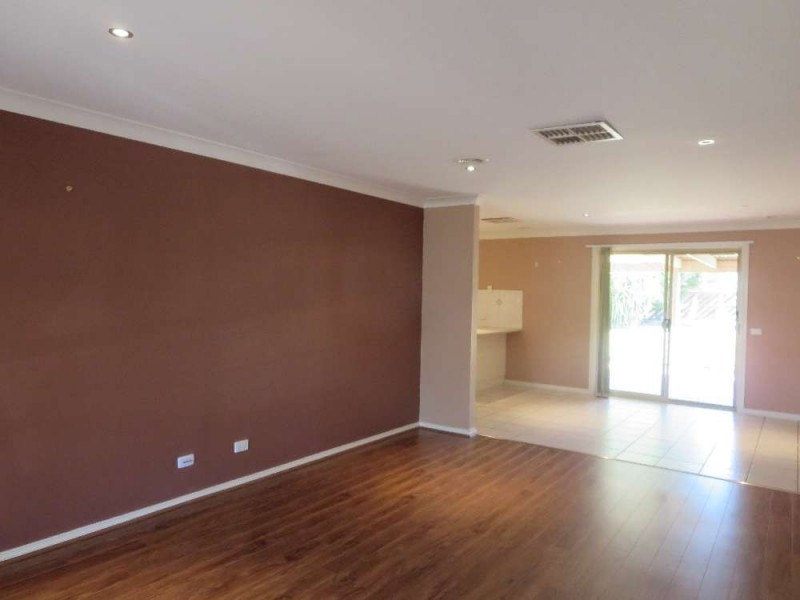 12 Bartholomew Street, Glenroy NSW 2640