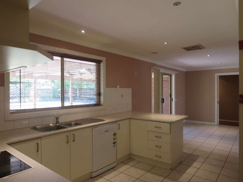 12 Bartholomew Street, Glenroy NSW 2640