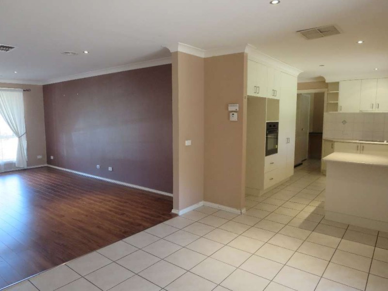 12 Bartholomew Street, Glenroy NSW 2640