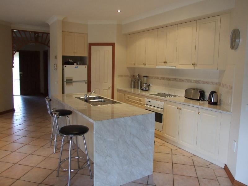 20 Palm Drive, East Albury NSW 2640