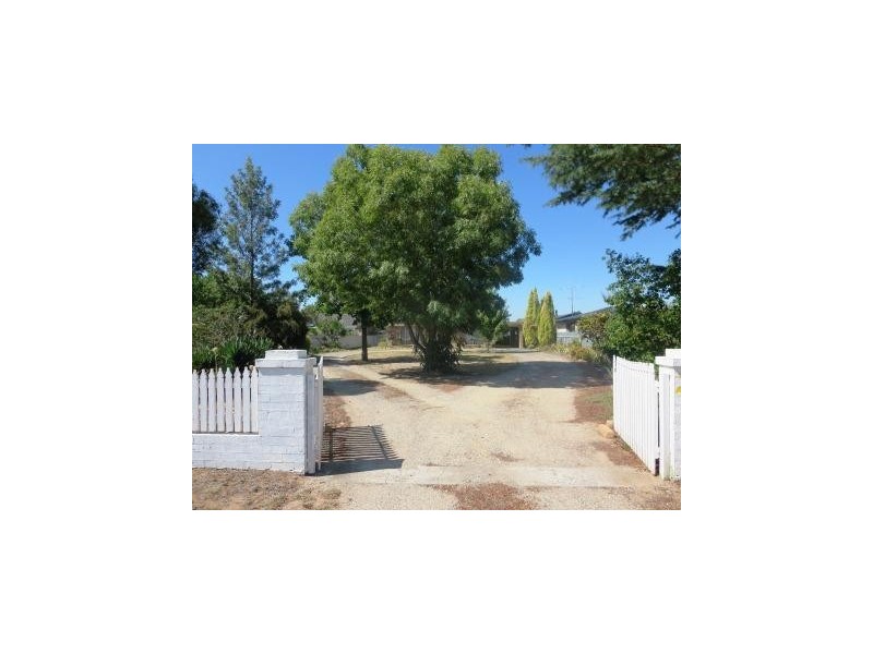 108 Pell Street, Howlong NSW 2643