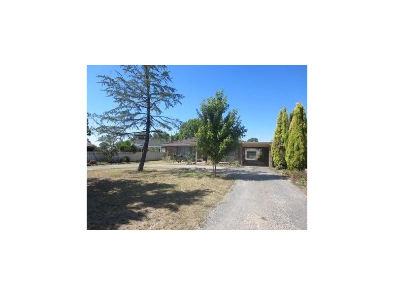 108 Pell Street, Howlong NSW 2643