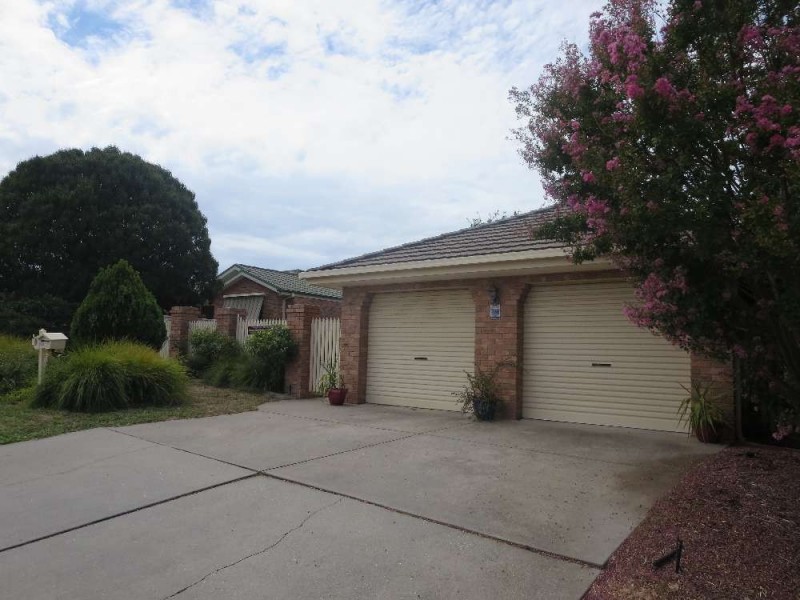 8 Cooper Close, Glenroy NSW 2640