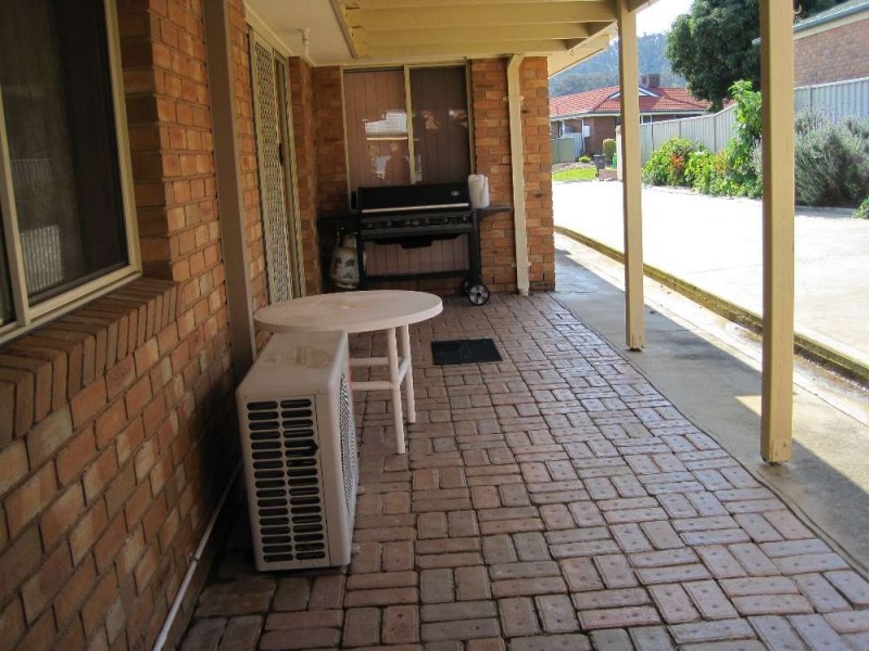 8 Cooper Close, Glenroy NSW 2640