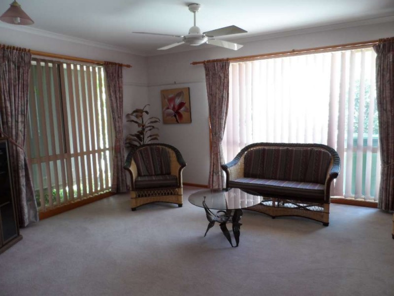 8 Cooper Close, Glenroy NSW 2640