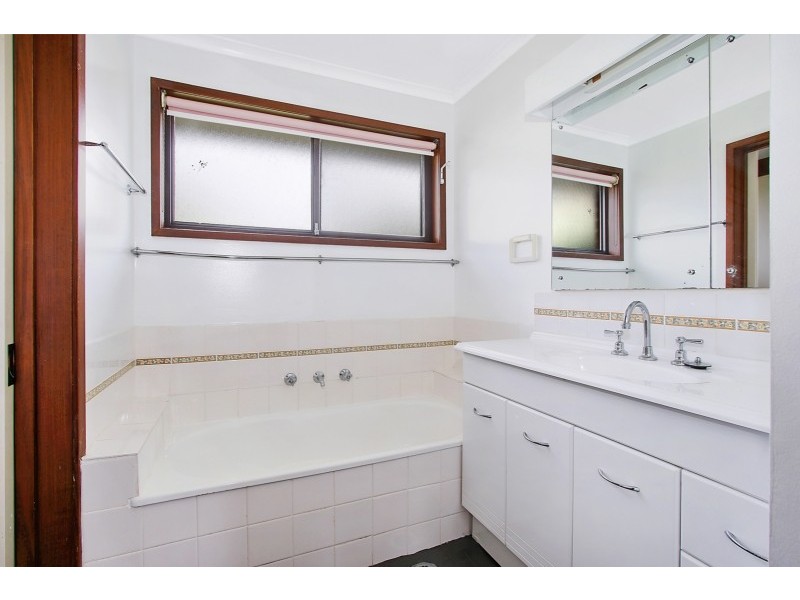 92 Feathertop Circuit, Thurgoona NSW 2640