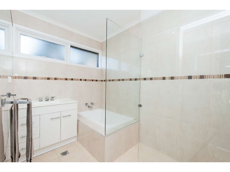 319 Balston Street, Lavington NSW 2641