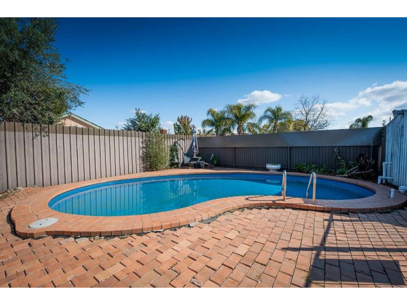 319 Balston Street, Lavington NSW 2641
