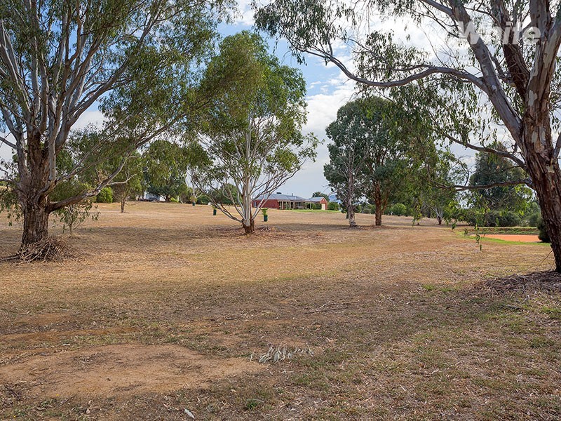 334 Burma Road, Table Top NSW 2640