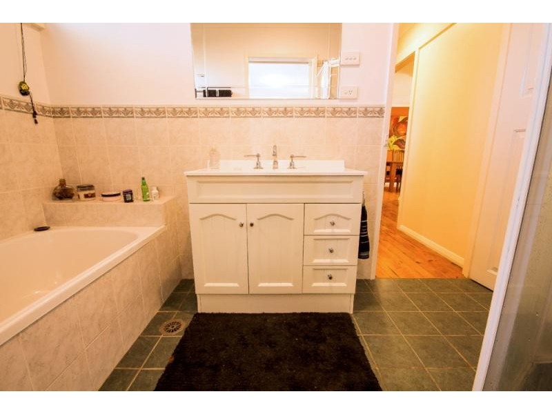 13 Baranbale Way, Lavington NSW 2641