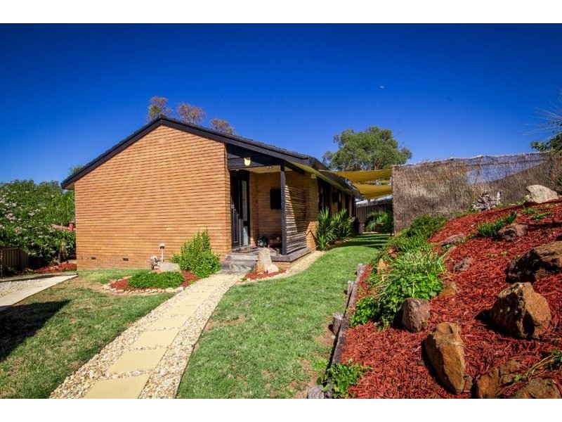 13 Baranbale Way, Lavington NSW 2641