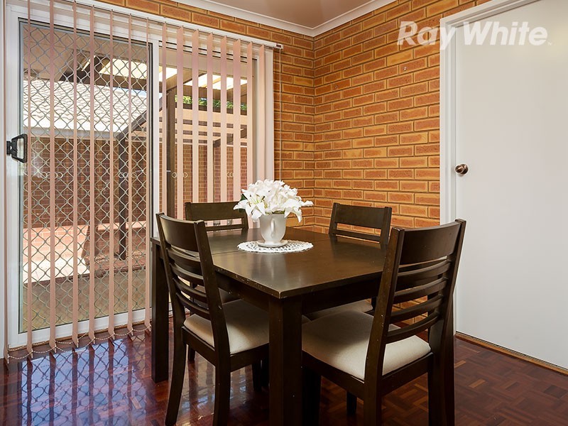 1/4 Amalfi Drive, Lavington NSW 2641