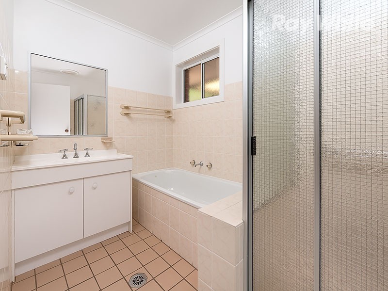 1/4 Amalfi Drive, Lavington NSW 2641