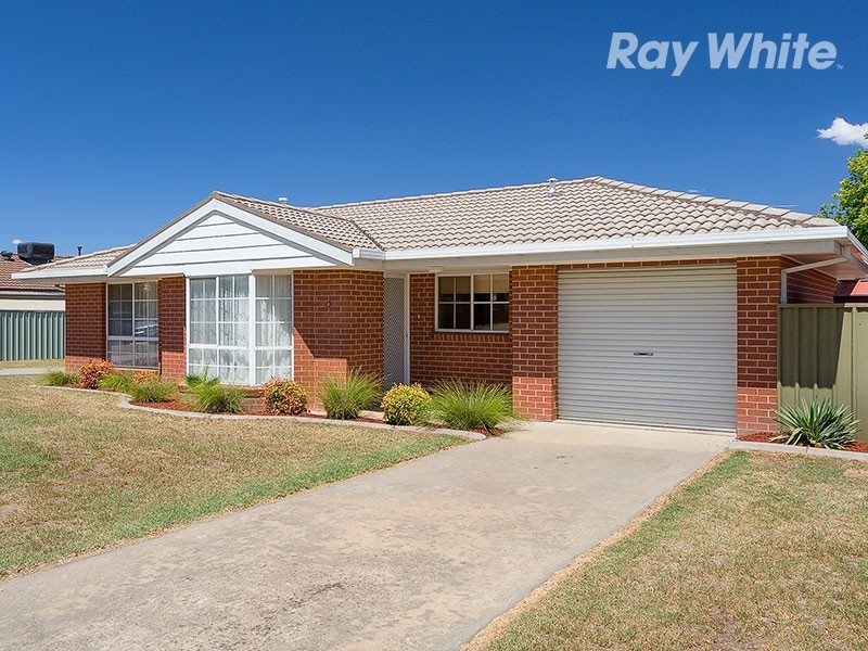 1/4 Amalfi Drive, Lavington NSW 2641