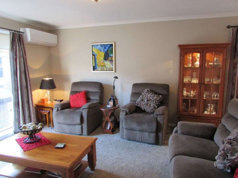 2/46 La Fontaine Avenue, Lavington NSW 2641