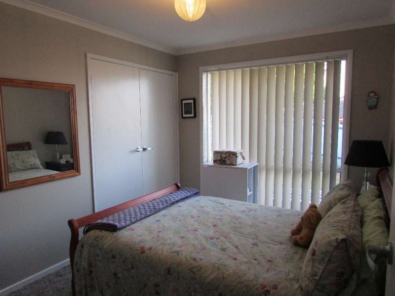 2/46 La Fontaine Avenue, Lavington NSW 2641