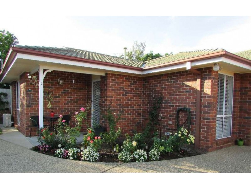 2/46 La Fontaine Avenue, Lavington NSW 2641