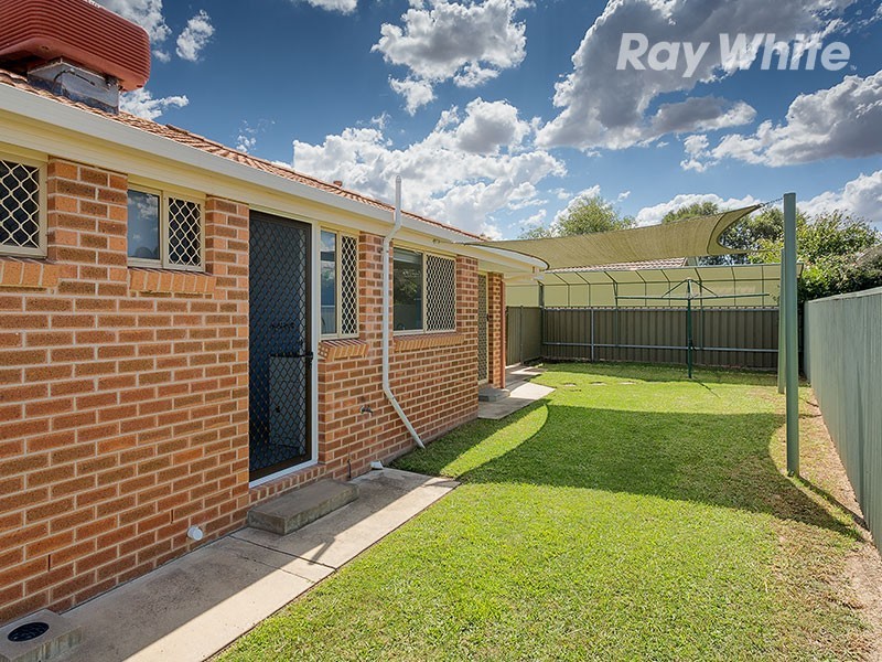 2/34 Condon Place, Lavington NSW 2641