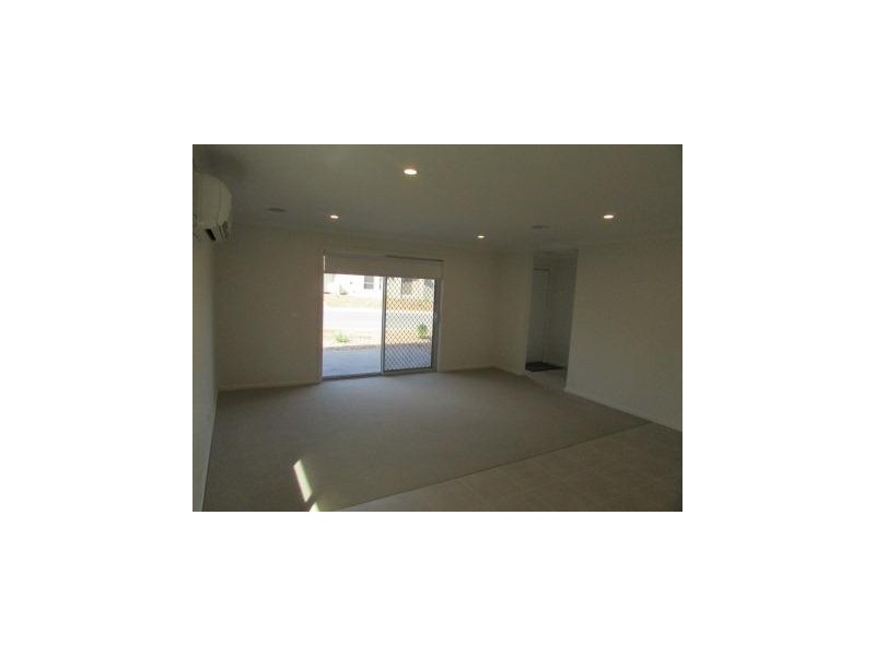 27 Brookfield Mews, Lavington NSW 2641