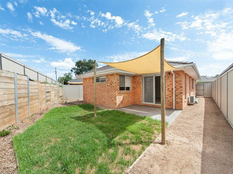 4 Brookfield Mews, Lavington NSW 2641