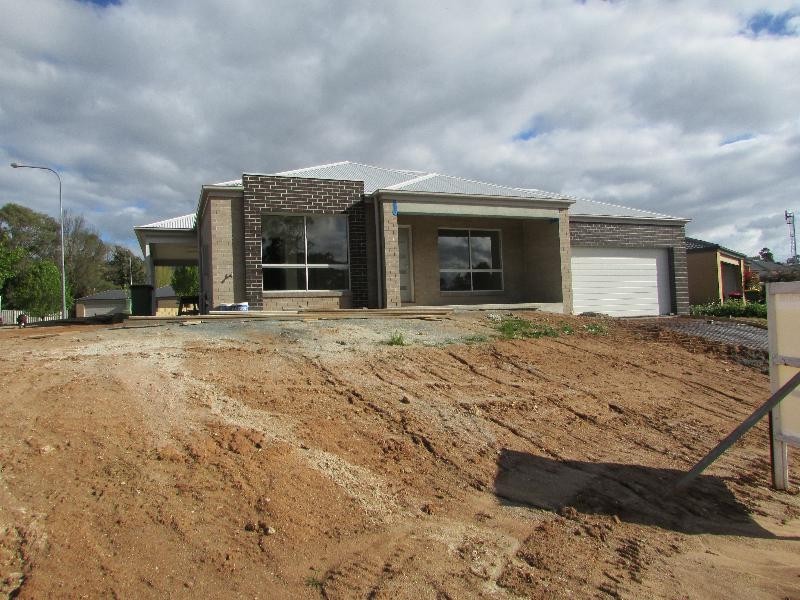 32 Cornwell Street, Lavington NSW 2641