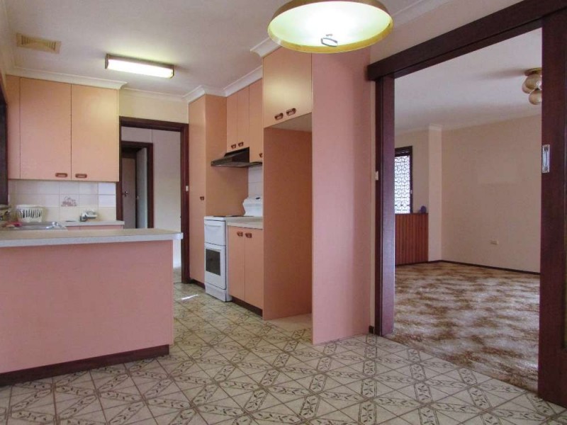 472 McKenzie Street, Lavington NSW 2641