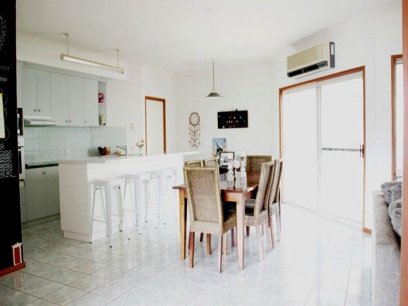 15 Orchard Way, Lavington NSW 2641