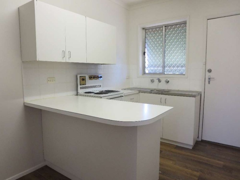 2/311 Moore Street, Lavington NSW 2641