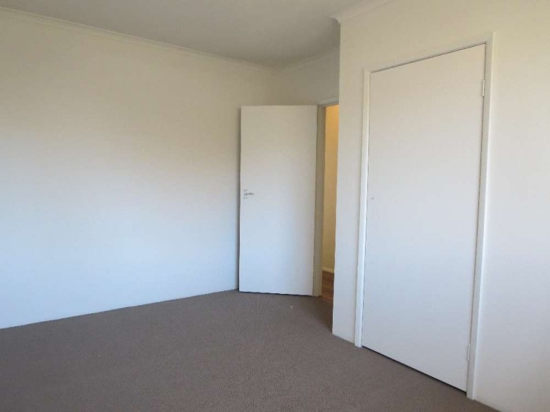 2/311 Moore Street, Lavington NSW 2641