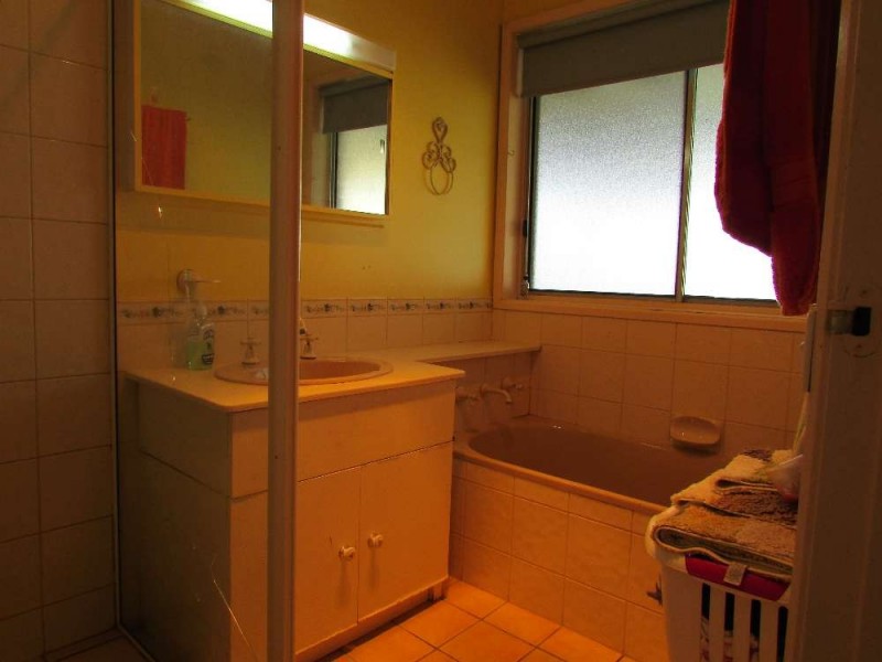 77 Kosciusko Road, Thurgoona NSW 2640