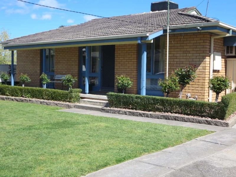 303 Sunshine Court, Lavington NSW 2641