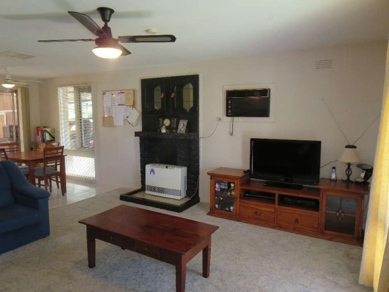 303 Sunshine Court, Lavington NSW 2641