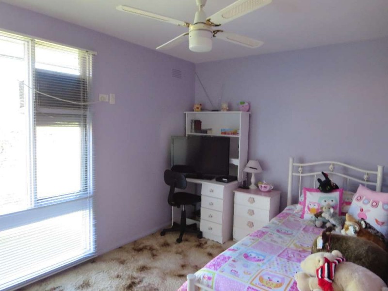 303 Sunshine Court, Lavington NSW 2641